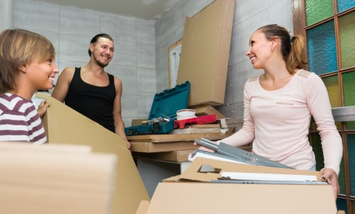 Professional packing and unpacking services in Belsizepark for a smooth home move