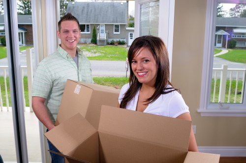 Reliable man with van support for apartment moves
